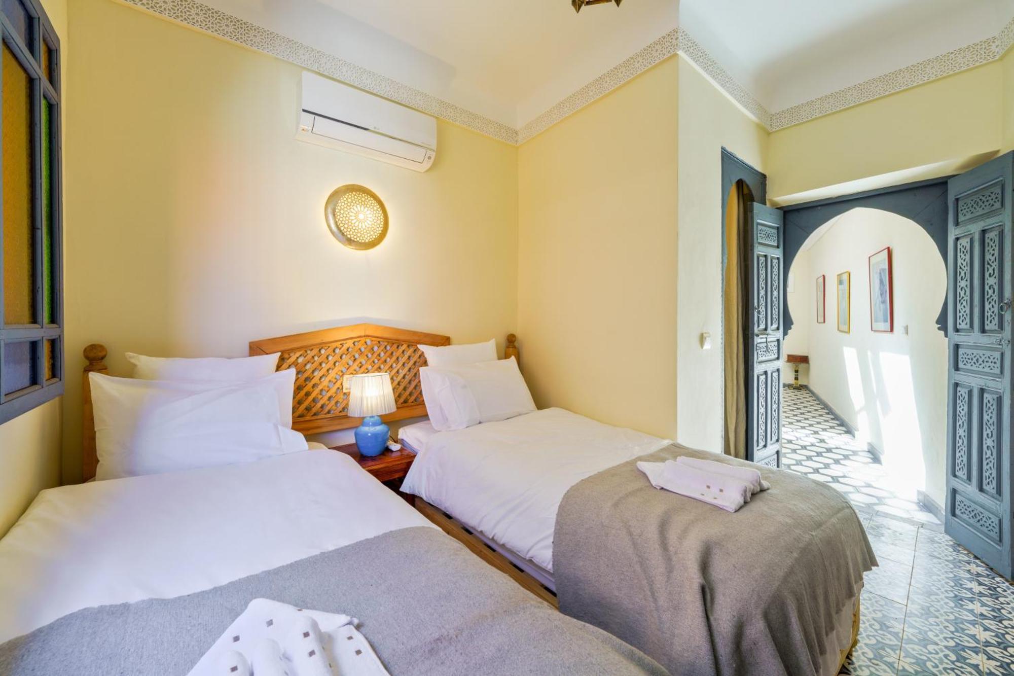 Riad 4 Chambres - Piscine & Petit Dejeuner Gratuit - Wifi Fibre Optique Marrákes Kültér fotó